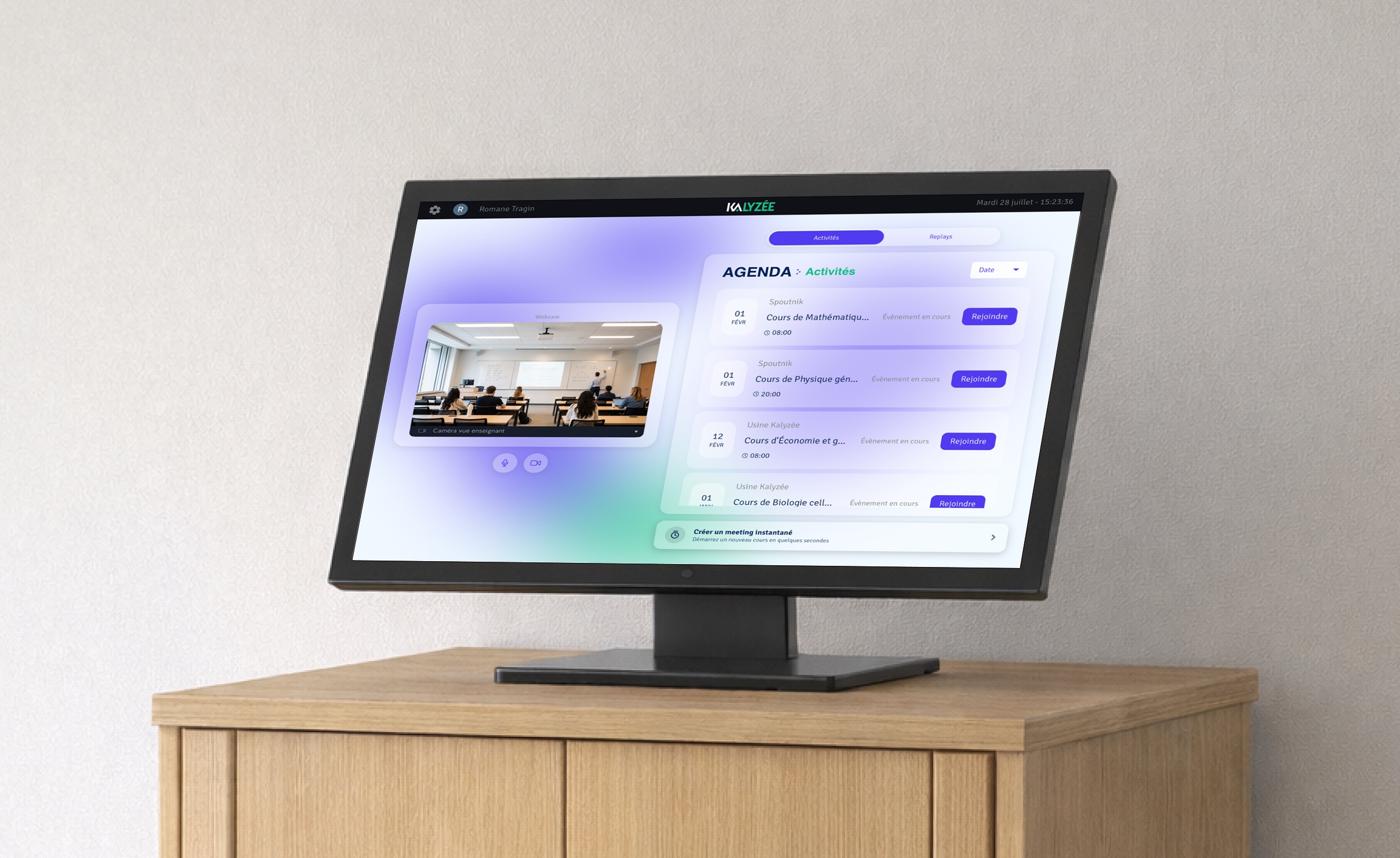 Réussir son premier cours hybride avec Kalyzée Connect 1 Calendrier dans la salle de cours